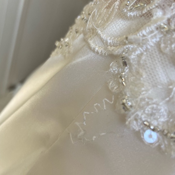Unaltered Wedding Gown - Picture 5 of 8
